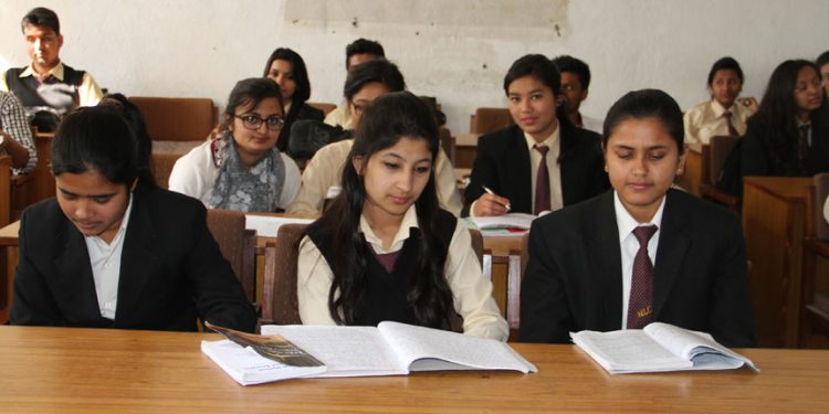 दुई वर्षपछि आजदेखि भौतिक उपस्थितिमा एसईई, पाँच लाख १४ हजार परीक्षार्थी सहभागी