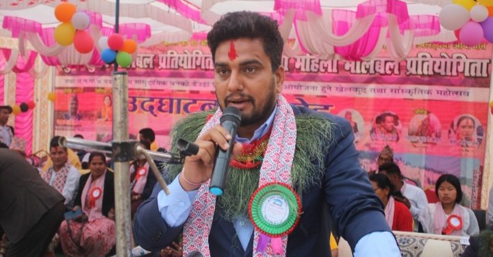 डडेल्धुराको परशुरामका मेयर जोशीद्वारा भुकम्प पिडितलाई १ लाख सहयोगको घोषणा