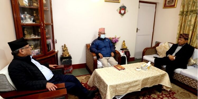 गठबन्धनमा सहभागी हुन माधव नेपाललाई प्रधानमन्त्री प्रचण्डको प्रस्ताव