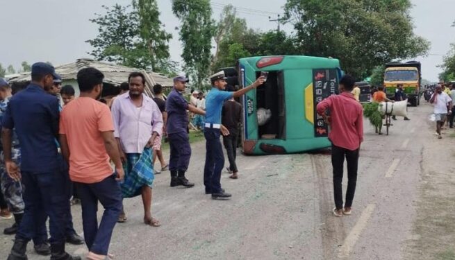 रौतहटमा बस दुर्घटना हुँदा एक जनाको मृत्यु, ८ घाईते