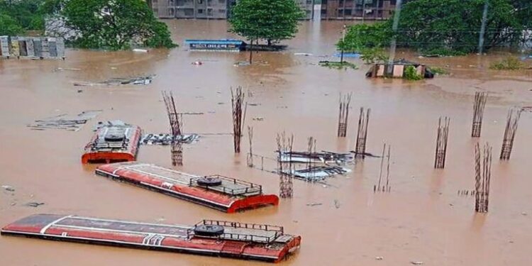 भारतमा बाढीमा परी मृत्यु हुनेको संख्या ३१ पुग्यो