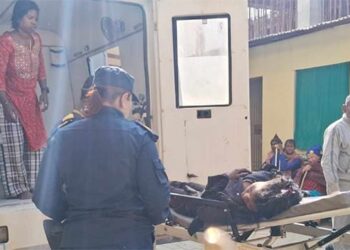 मुखमा पट्टी लगाएर बाँसको झ्याङमा हातखुट्टा बाँधेको अवस्था एक महिला अचेत फेला