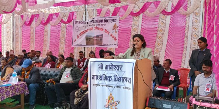 बिगतको भन्दा शिक्षा र स्वास्थ्यको अवस्था सुधार हुन्छ : राज्यमन्त्री खड्का