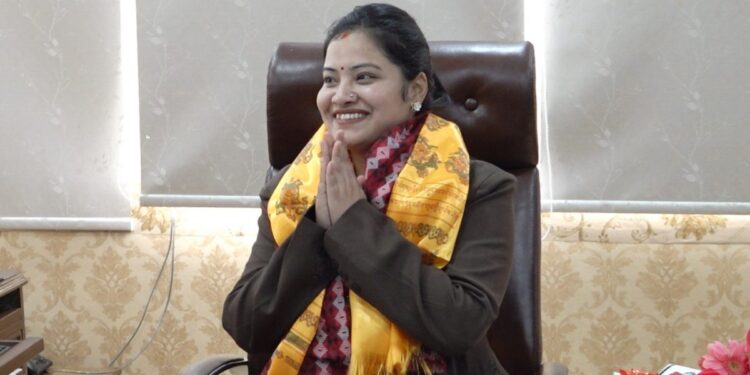 सरुवा भएको नजाने कर्मचारीलाई सामान्य प्रशासन मन्त्रीको चेतावनी : मार्ग प्रशस्त गर्नु, अर्को आउँछ